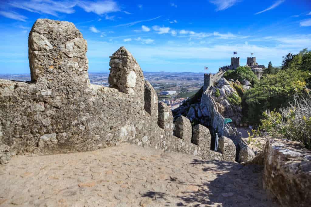 Ruiny zamku Maurów są pięknym punktem widokowym na Sintrę