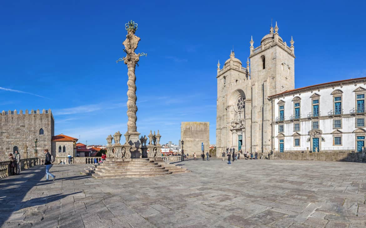 plac katedralny w Porto